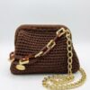 حقيبة يد نسائية باللون البني (Sac à main pour femmes couleur marron) حقيبة يد للمناسبات مصنوعة يدويا (Pochette de soirée/cérémonie faite main) صناعة تقليدية تونسية فاخرة (Artisanat traditionnel tunisien de luxe) حقيبة كروس بودي بتصميم تونسي (Sac crossbody de design tunisien)