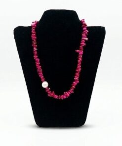 Collier Artisanal en Nacre Fuchsia & Perle d’Éclat