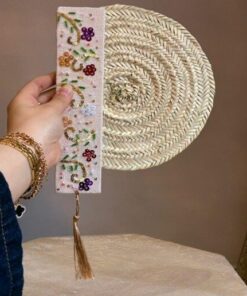 Éventail artisanal traditionnel