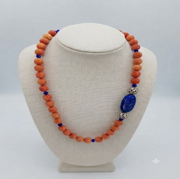 Image samira1 Collier artisanal Rivage Méditerranéen en perles orange et lapis-lazuli