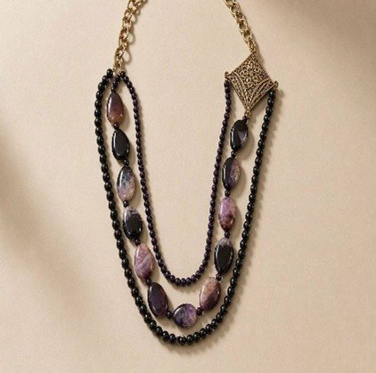 Image11 Collier multirang Mystère Oriental en pierres violettes et argent filigrané